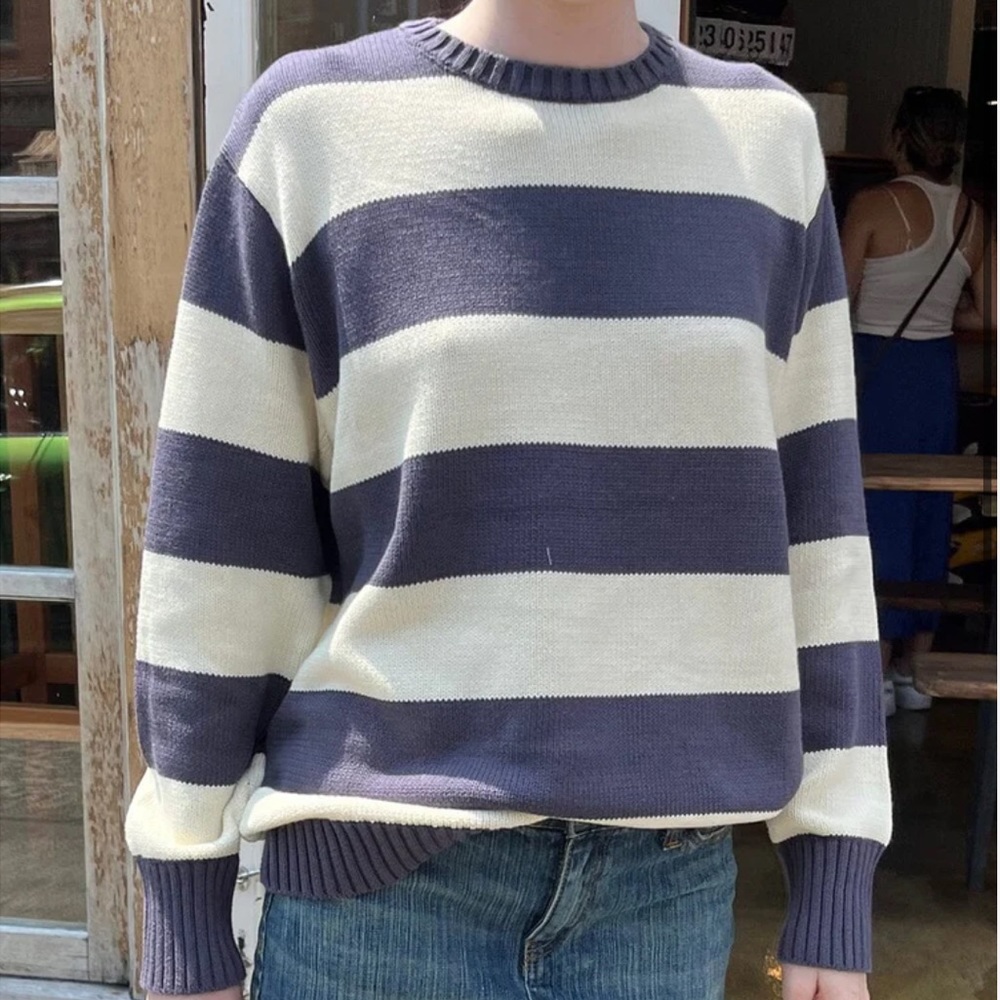 BRANDY MELVILLE SWEATER